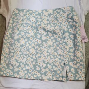 Floral Mini Skirt with Daisy Print